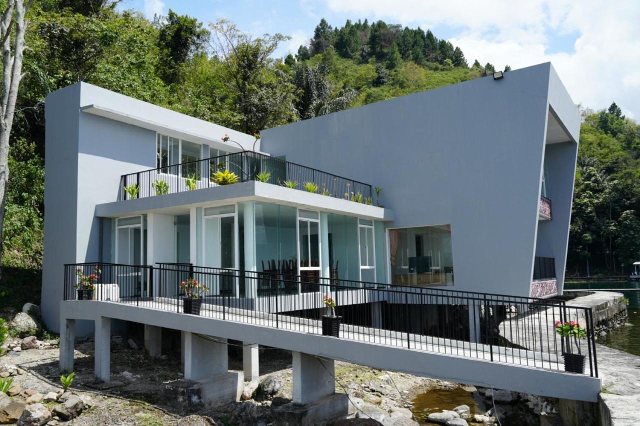 Tiara Bunga Hotel & Villa Balige Zewnętrze zdjęcie