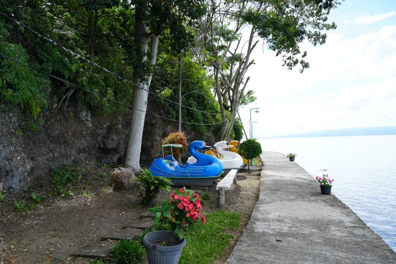 Tiara Bunga Hotel & Villa Balige Zewnętrze zdjęcie